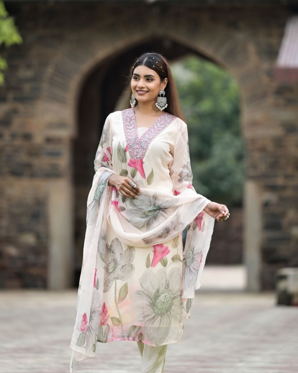 Lorenvalley Black Georgette Printed with Embroidery Work Kurta Set - Swadesiicart