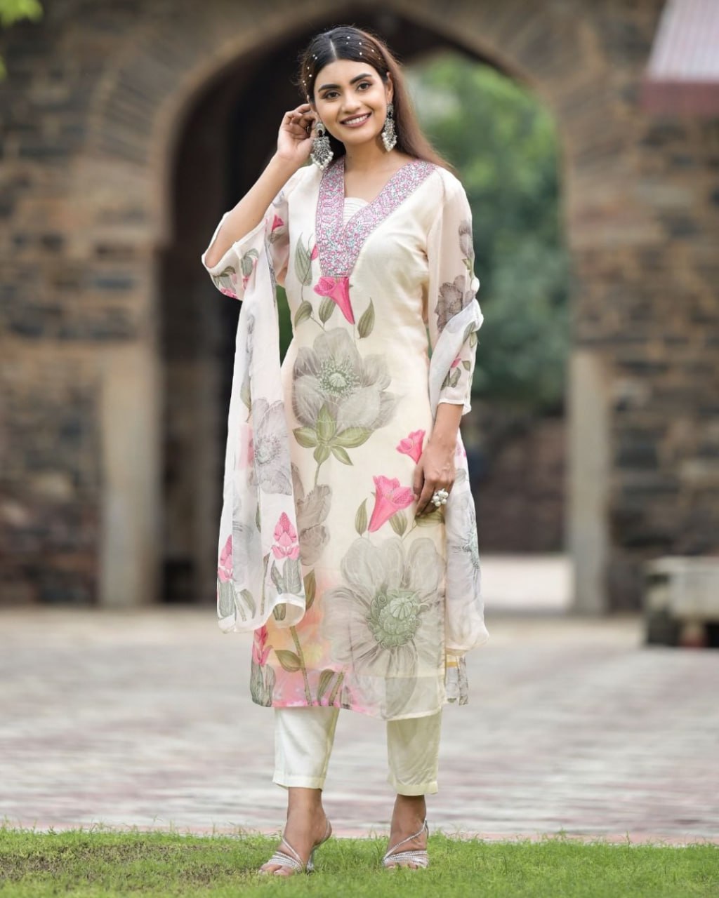 Lorenvalley Black Georgette Printed with Embroidery Work Kurta Set - Swadesiicart