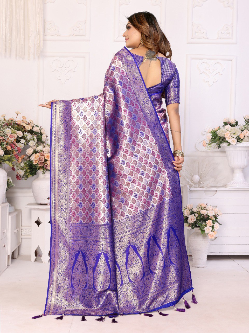 Anaita Lavender Banarasi Chaturi Silk With Weaving Saree With Blouse