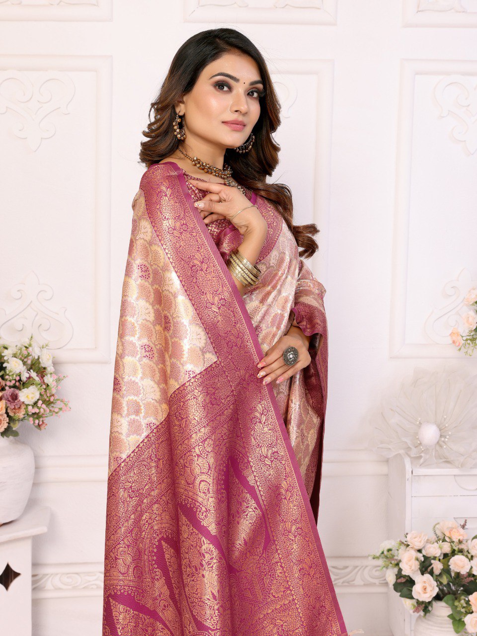 Anaita Off White Banarasi Chaturi Silk With Weaving Saree With Blouse