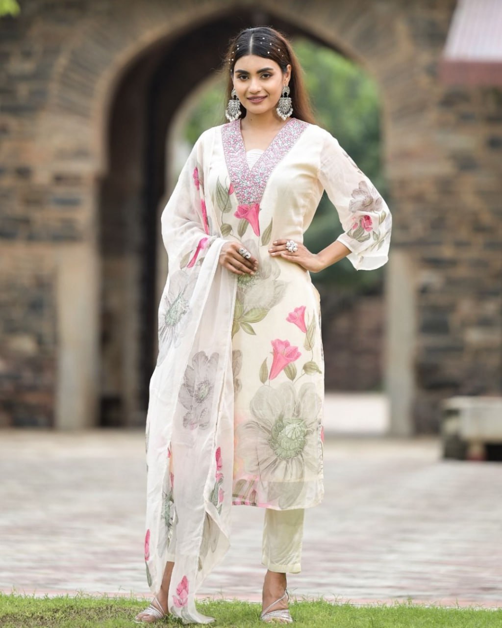 Lorenvalley Black Georgette Printed with Embroidery Work Kurta Set - Swadesiicart