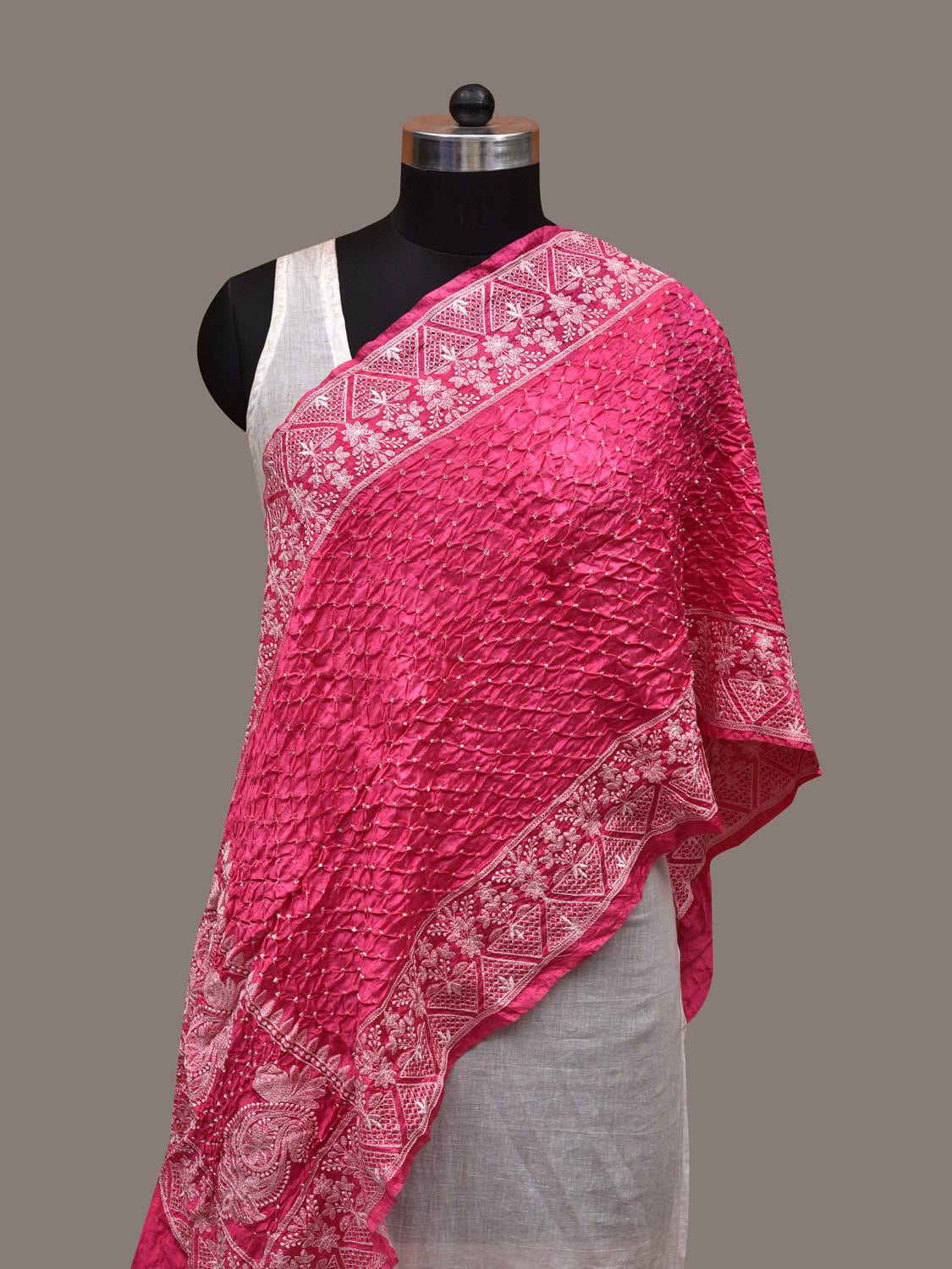 Pink Bandhani Silk Stole with Embroidary Work Design - Global Threads | Swadesiicart