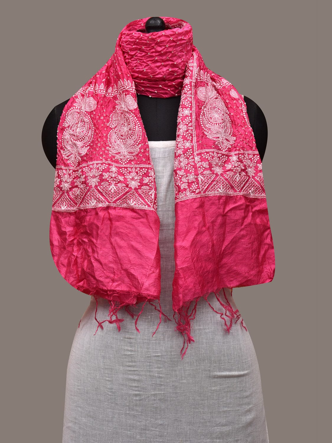 Pink Bandhani Silk Stole with Embroidary Work Design - Global Threads | Swadesiicart