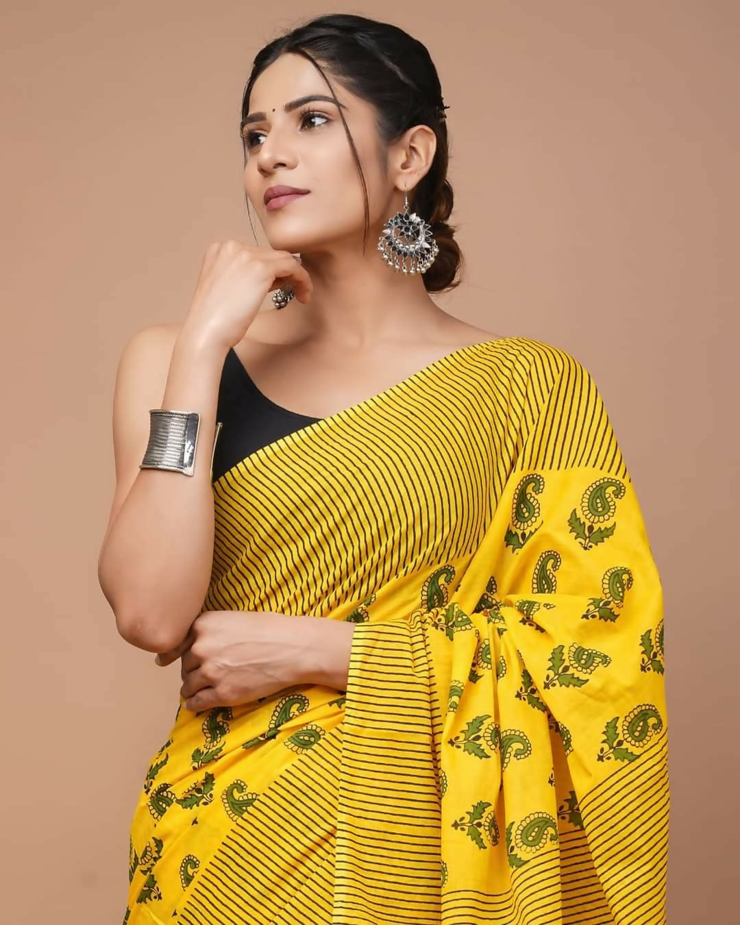 Exclusive Collection Yellow Beautiful Mulmul Cotton Saree - Swadesiicart