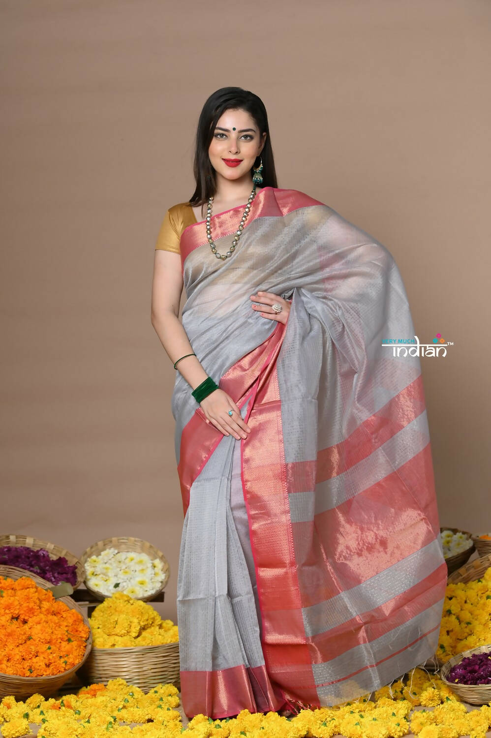 Very Much Indian Rajsi - Handloom Ari Checks Cotton Silk Saree With Golden Border - Grey | Swadesiicart