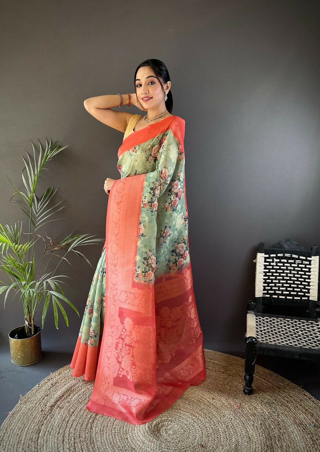 Joban Fashion Brick Red Floral Motifs Banarasi Silk Sarees | Swadesiicart