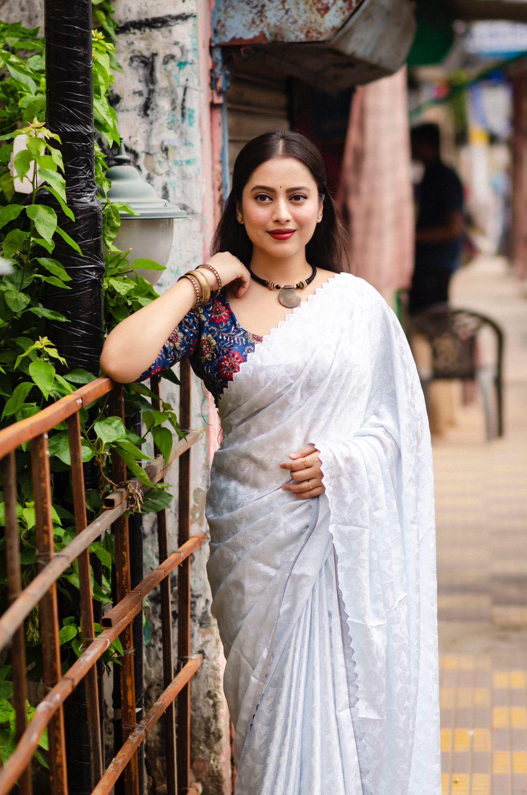 White Poly Silk Ethnic Motifs Saree with Unstitched Blouse - Hiral Fashion | Swadesiicart