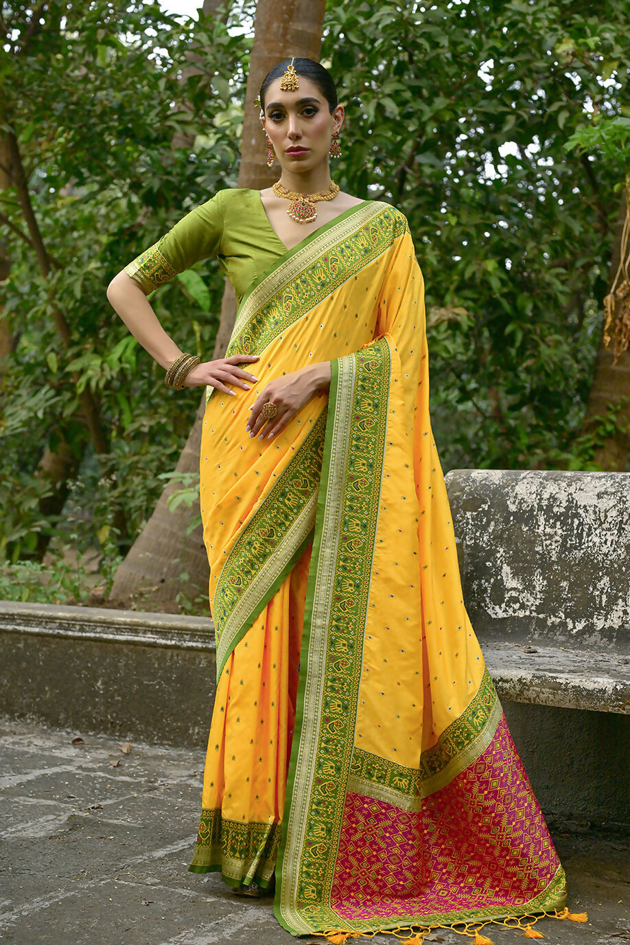 Vishnu Weaves Women's Yellow Banarasi Silk Woven Saree with Blouse - Swadesiicart