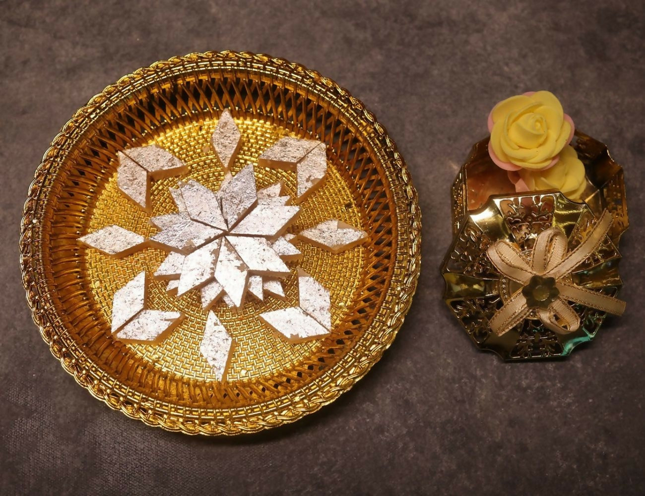 Pothgaal Sweets Sugar Free Kaju Burfi | Swadesiicart