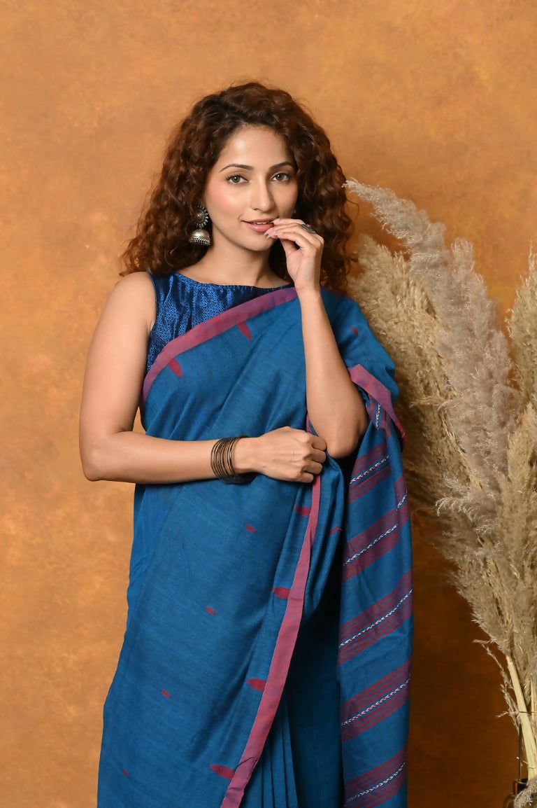 Very Much Indian Handloom Pure Cotton Saree With Sleek Border - Daisy Blue | Swadesiicart