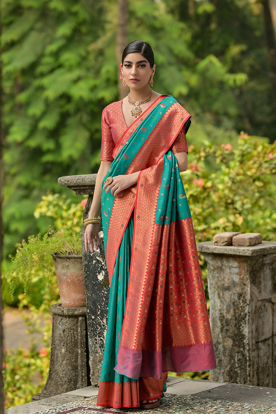 Vishnu Weaves Women's Rama Banarasi Silk Zari Woven Saree with Blouse - Swadesiicart
