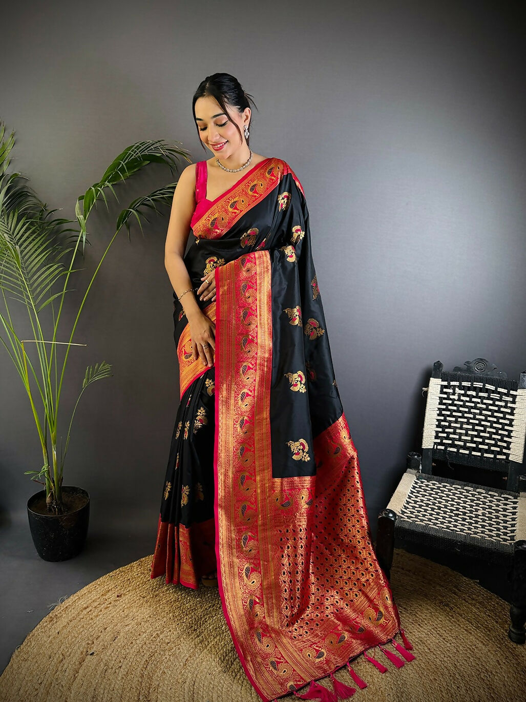 Joban Fashion Banarasi Black Woven Soft Silk Saree | Swadesiicart