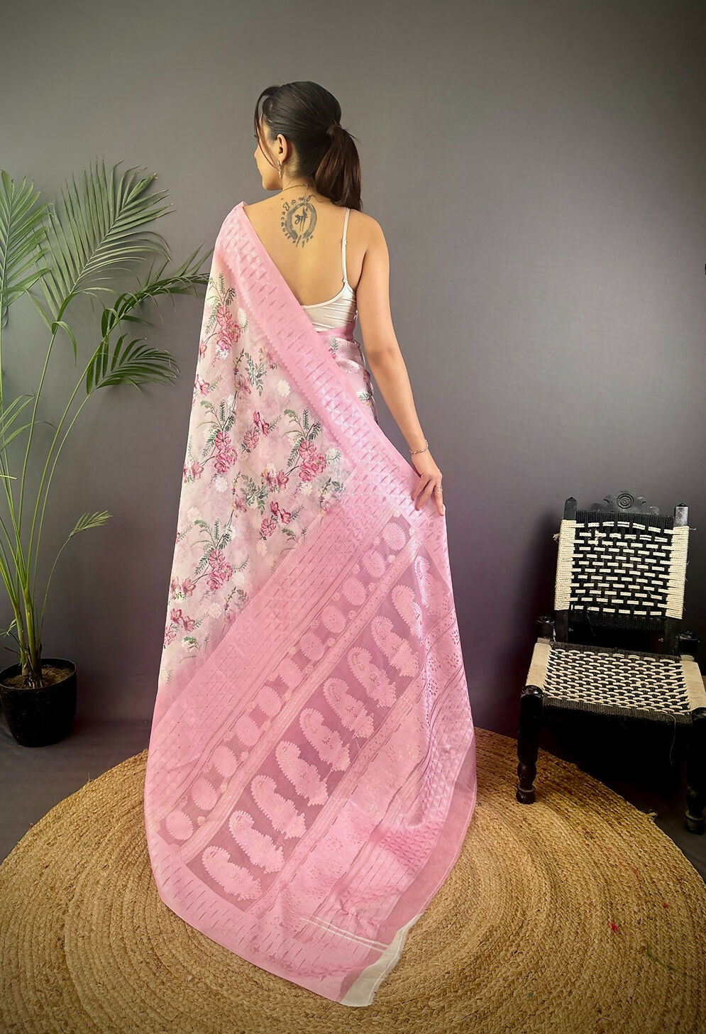 Joban Fashion Baby Pink Floral Motifs Banarasi Silk Sarees | Swadesiicart