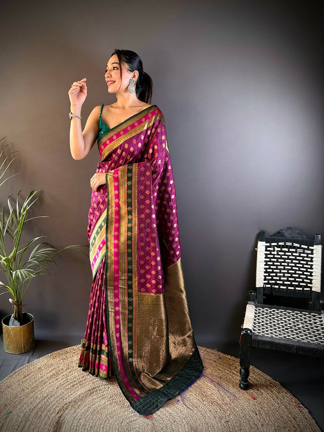 Joban Fashion Green Butti Banarasi Silk Sarees | Swadesiicart