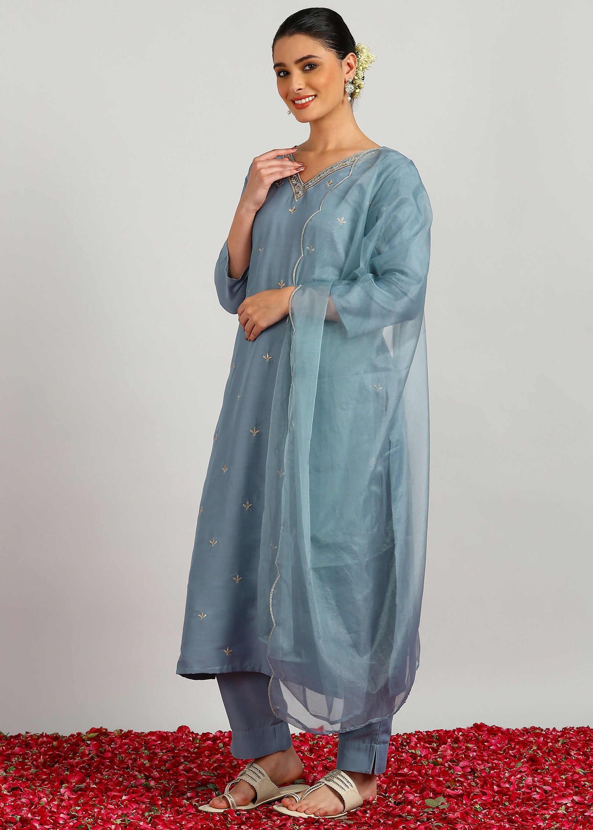 Aavyora Women's Sky Grey Embroidered Kurta Set with Dupatta - Swadesiicart