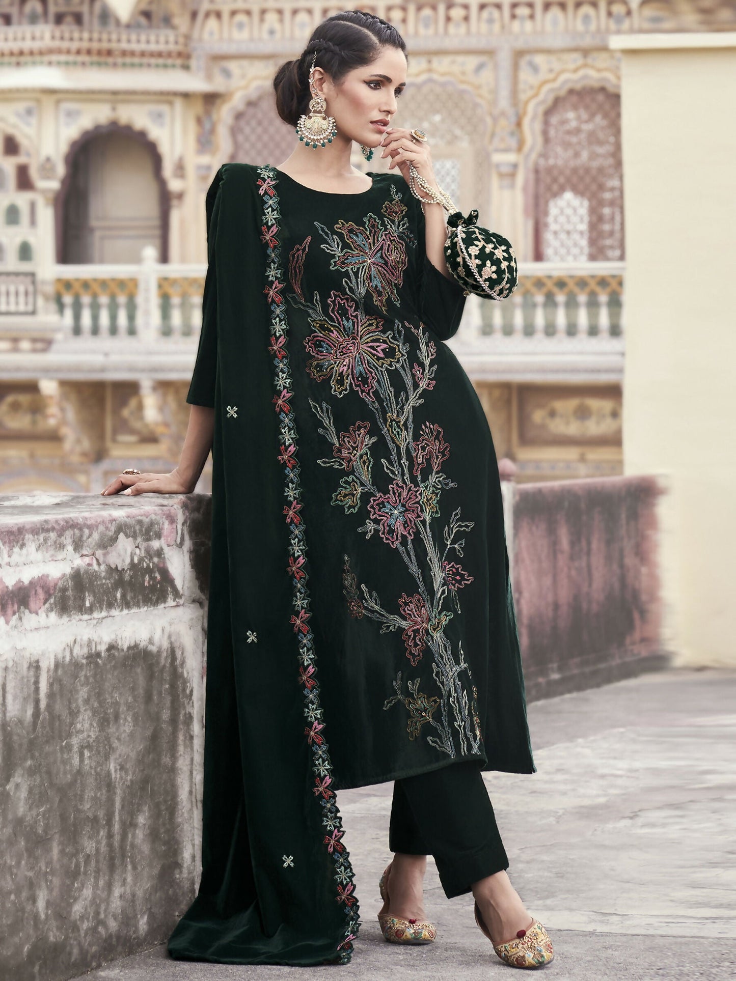 Jyoti Fashion Women's Green Velvet Resham Thread with Jari & Sequin Kurta with Trouser & Dupatta | Swadesiicart