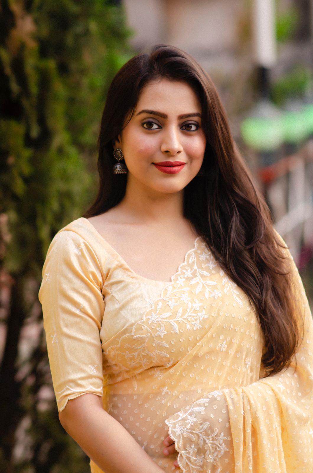 Yellow Pure Chiffon Woven Design Saree with Unstitched Blouse - Hiral Fashion | Swadesiicart