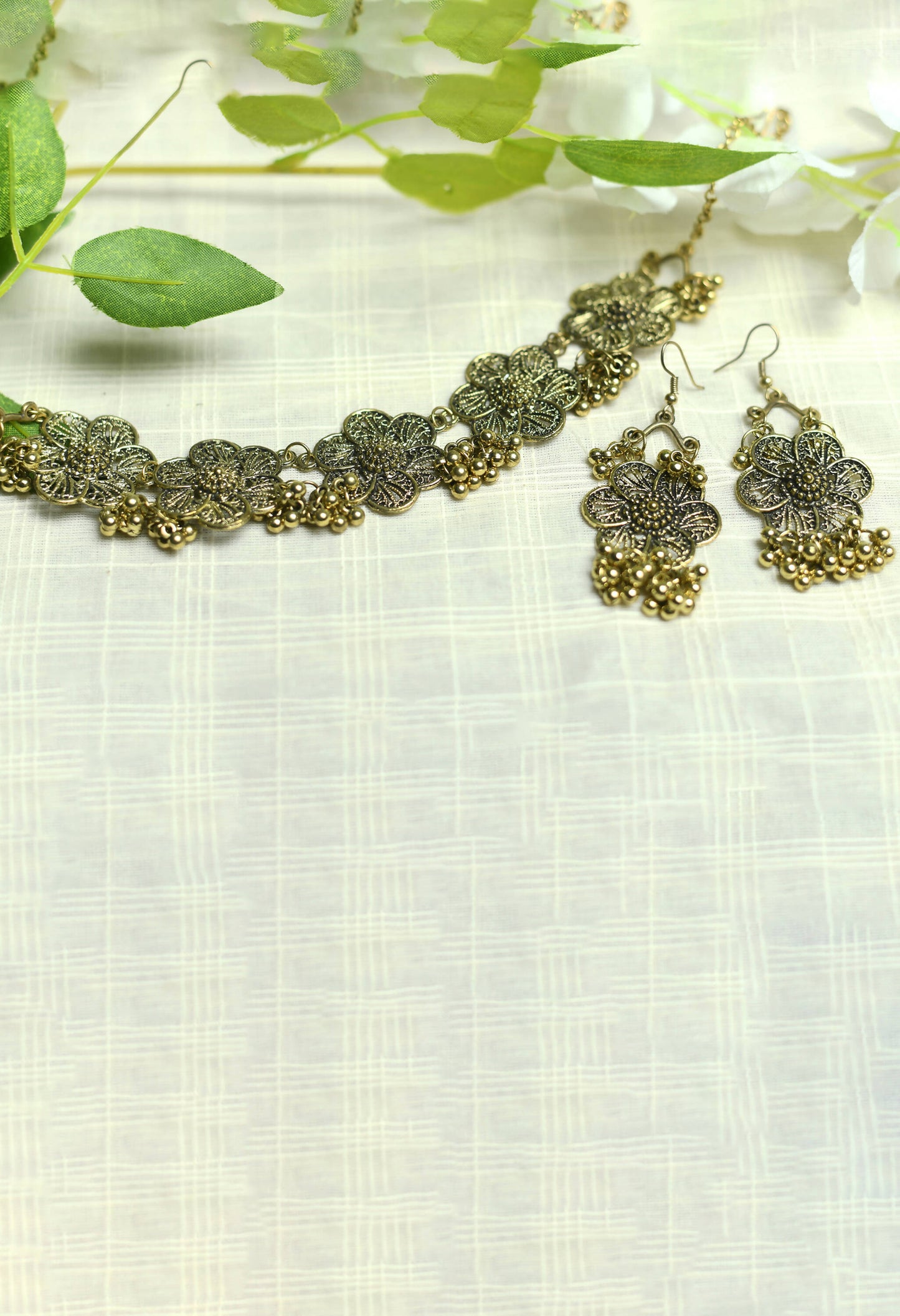 Mominos Fashion Johar Kamal Golden-Plated Brass Finish Floral Desgin Choker For Women | Swadesiicart