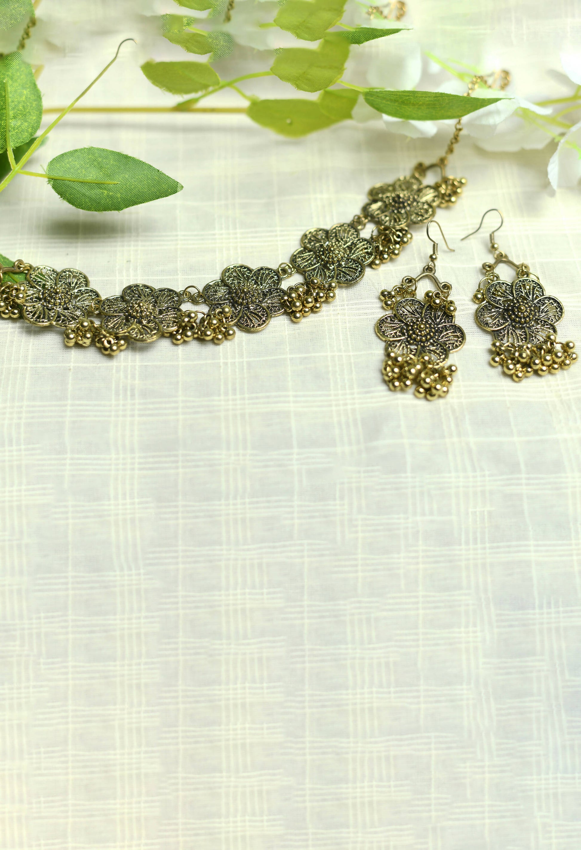Mominos Fashion Johar Kamal Golden-Plated Brass Finish Floral Desgin Choker For Women | Swadesiicart