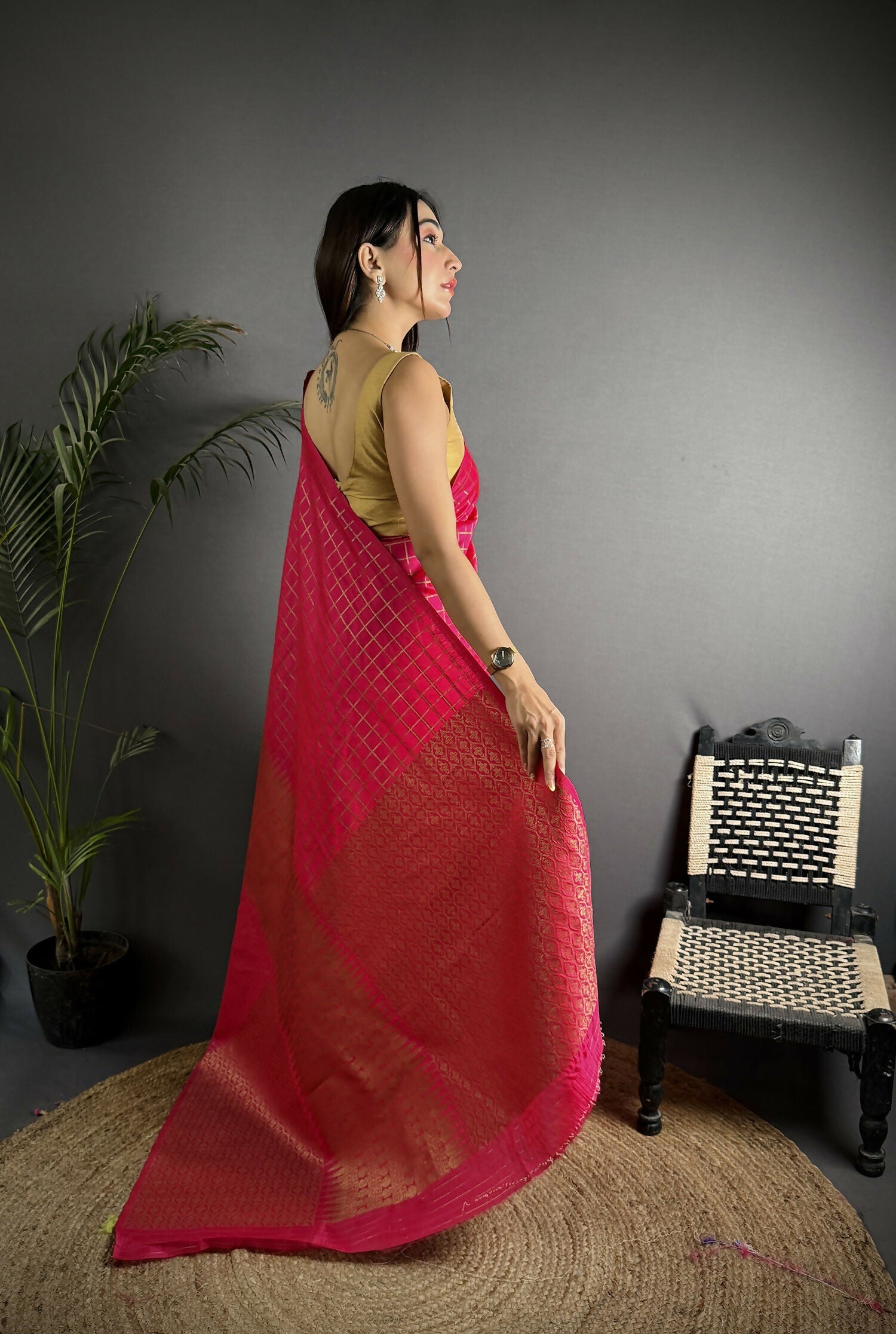 Joban Fashion Hot Pink Banarasi Soft Lichi Silk Checks & Woven Saree | Swadesiicart