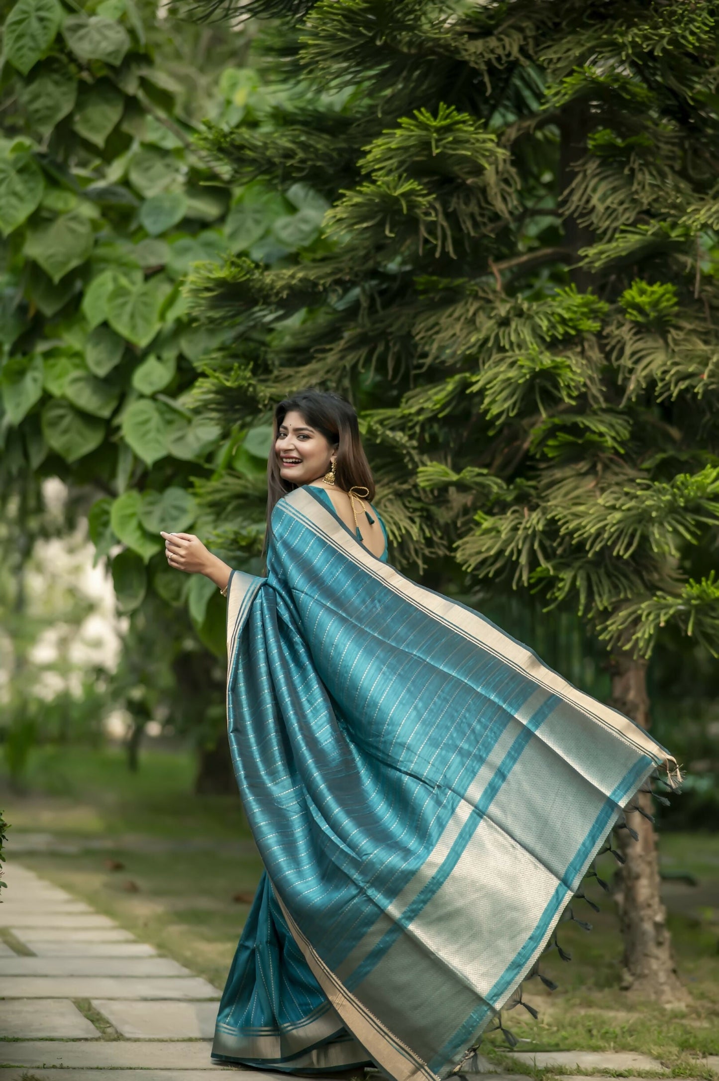 Vishnu Weaves Women's Rama Raw Silk Saree with Blouse - Swadesiicart