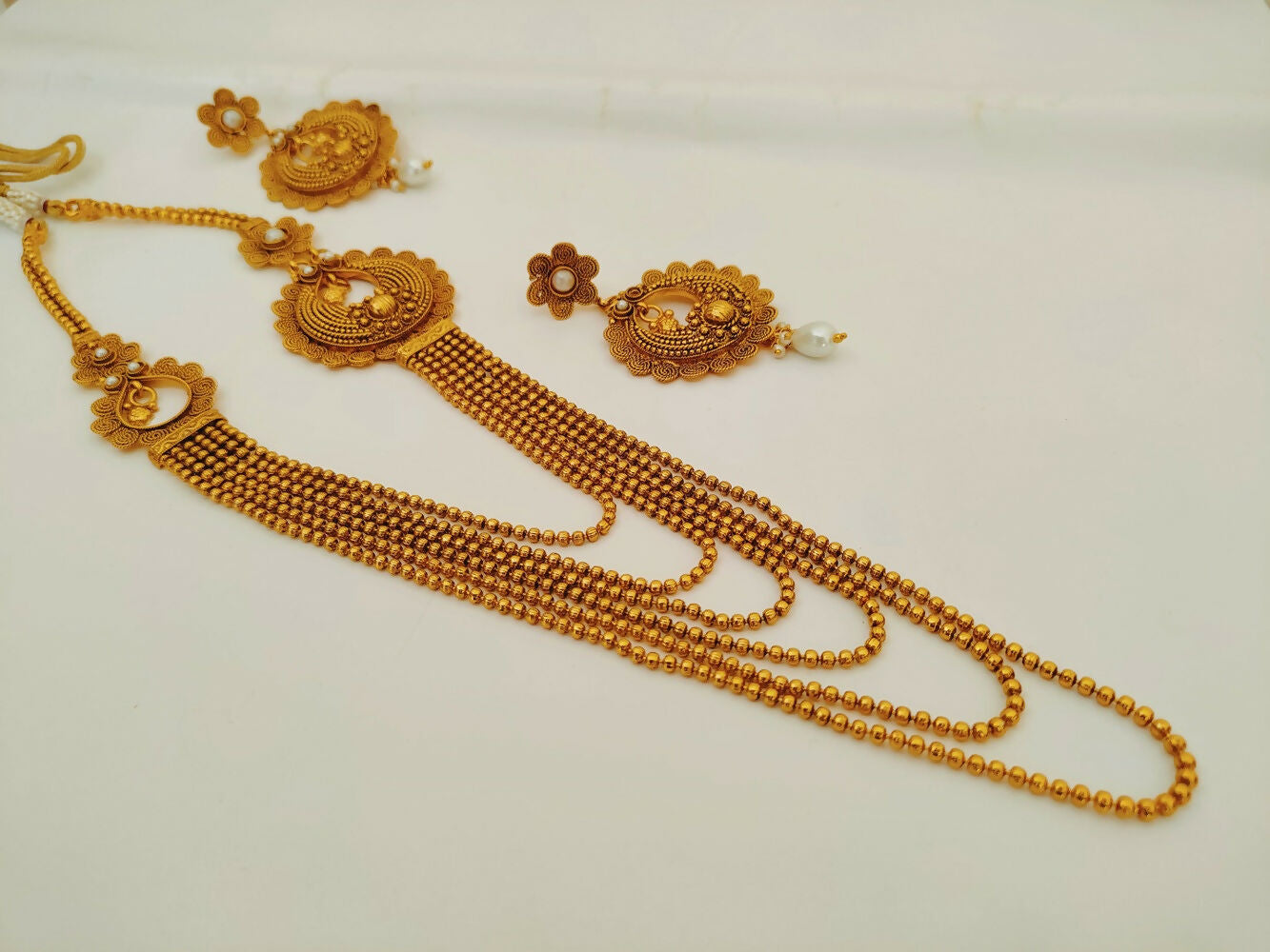White Kemp Layer mugappu Necklace Set - Mokshi Collections