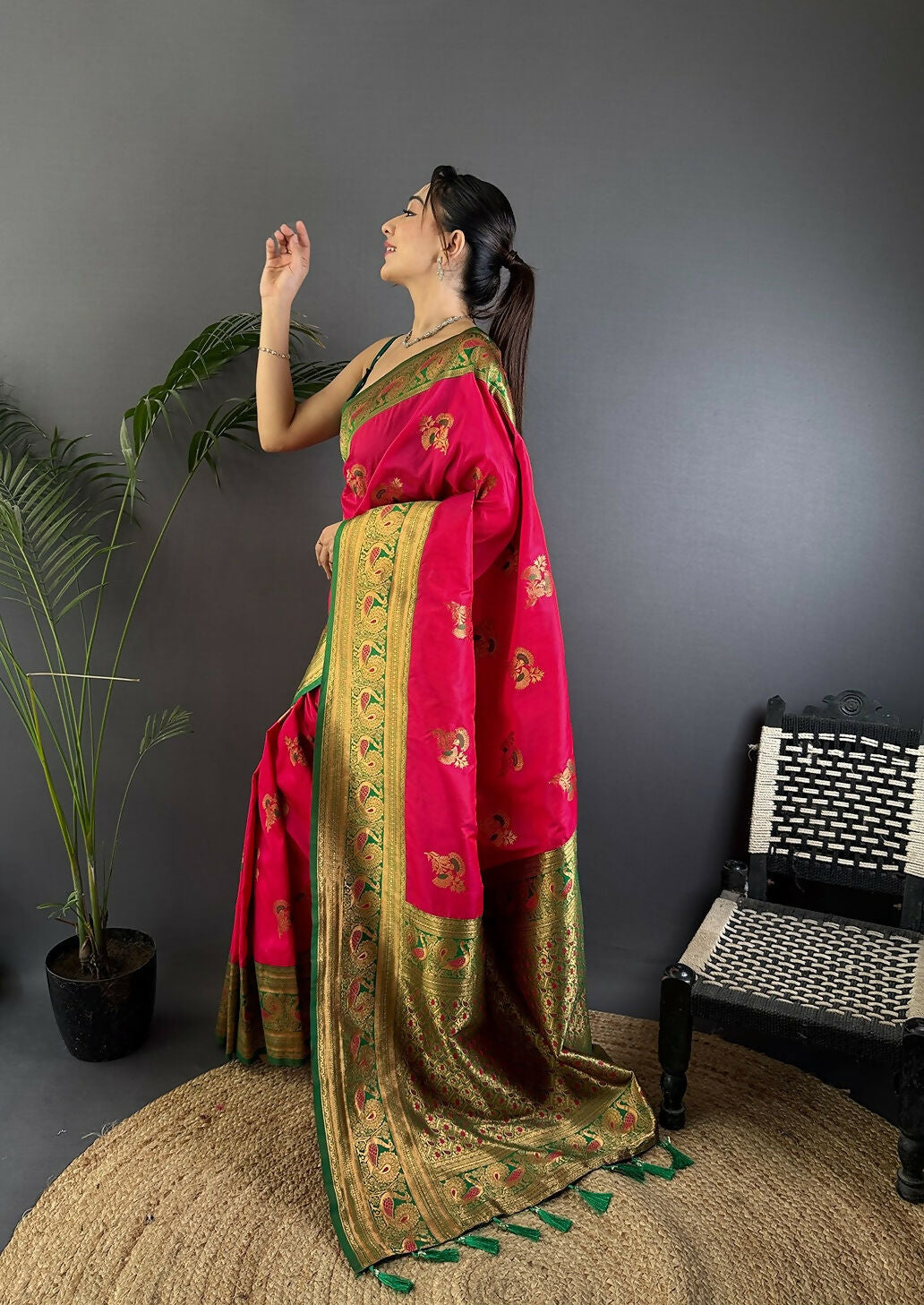 Joban Fashion Banarasi Red Woven Soft Silk Saree | Swadesiicart