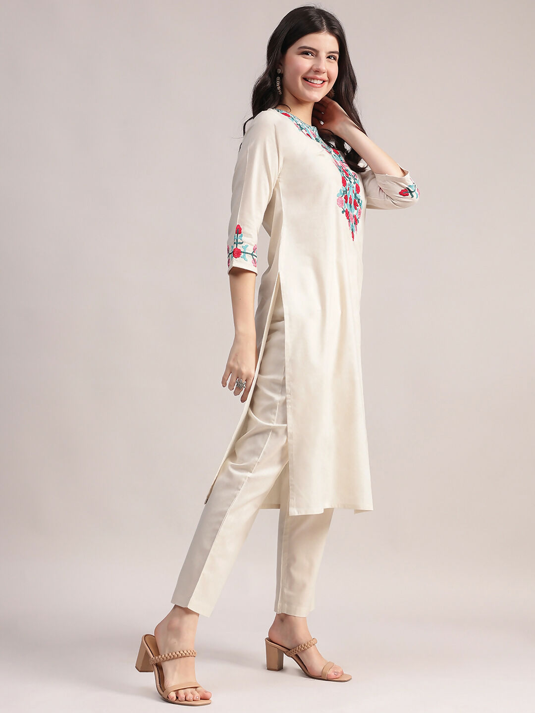 Aavyora Women's Off-White Embroidered Cotton Flex Co-Ord Set - Swadesiicart