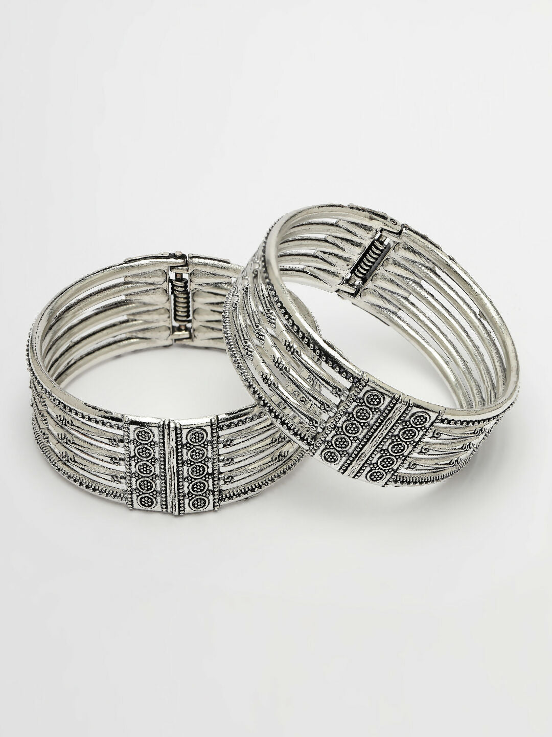 NVR Women's Set of 2 Silver-Toned German Silver Oxidised Kada Bangle - Swadesiicart
