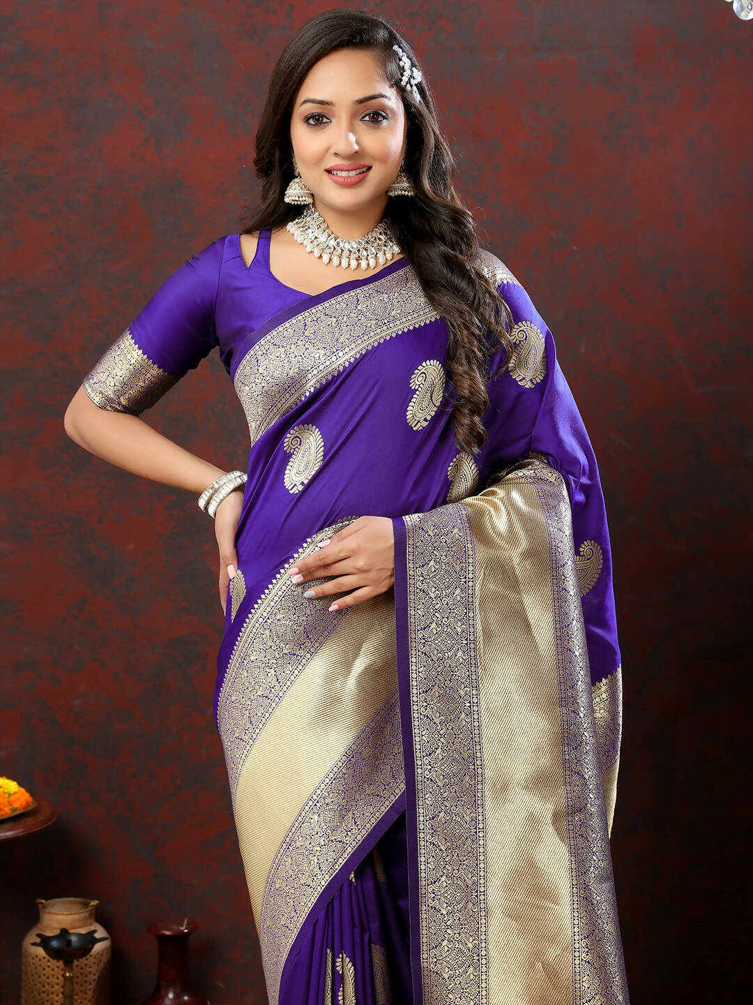 Lorenvalley Fashion Purple Soft Silk Woven Design Gold Zari Weaving Saree - Swadesiicart