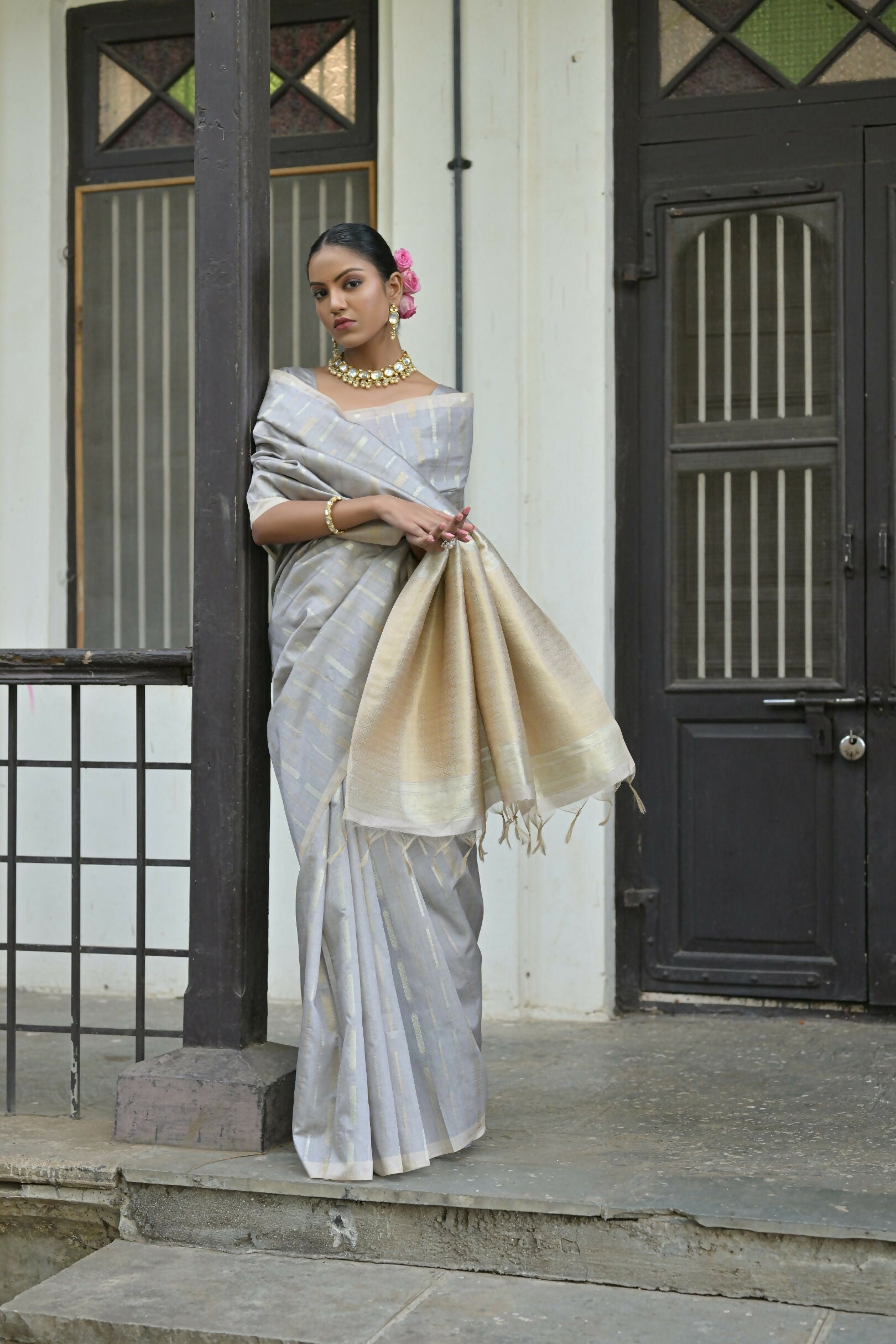Vishnu Weaves Women's Grey Premium Tussar Silk Saree with Blouse - Swadesiicart