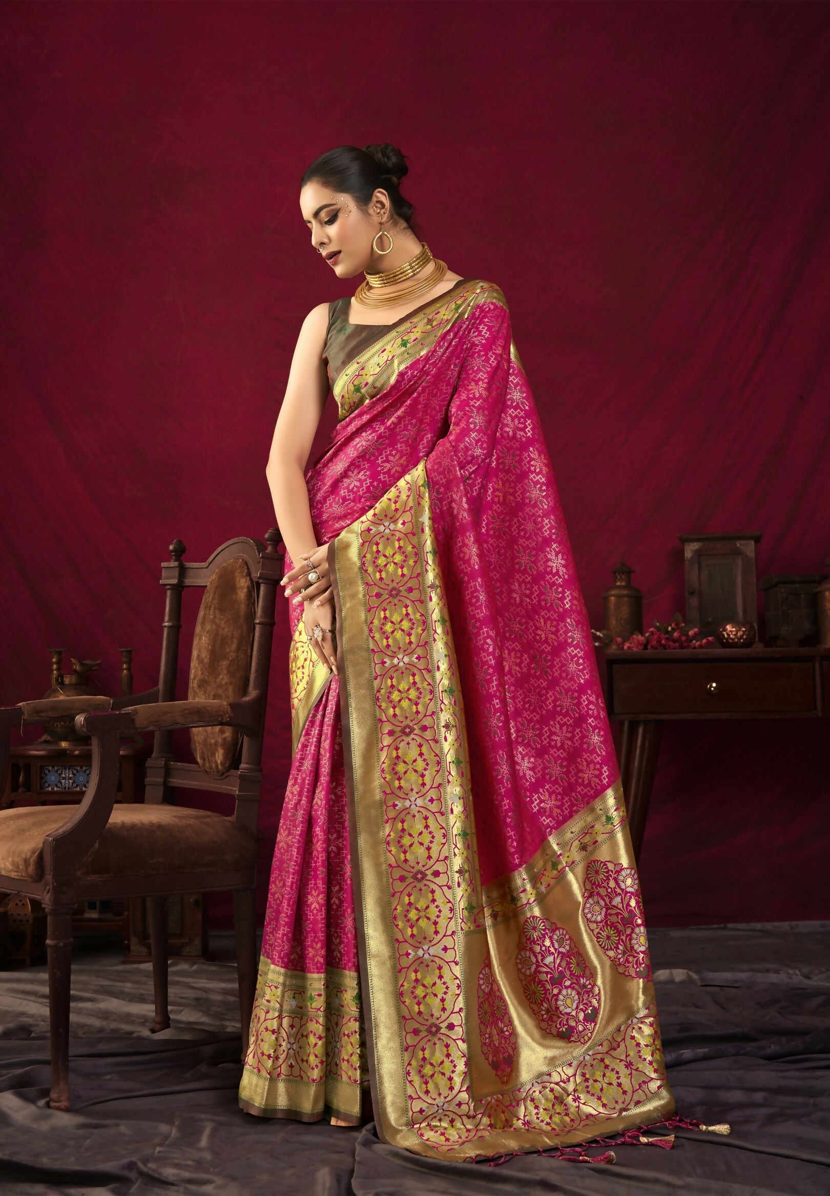 Vishnu Weaves Women's Pink Paithani Silk Saree with Blouse - Swadesiicart