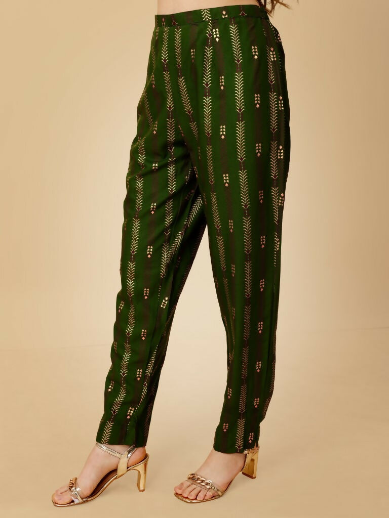 Jyoti Fashion Women's Green Viscose Rayon Embroidered Kurta Pant Set | Swadesiicart