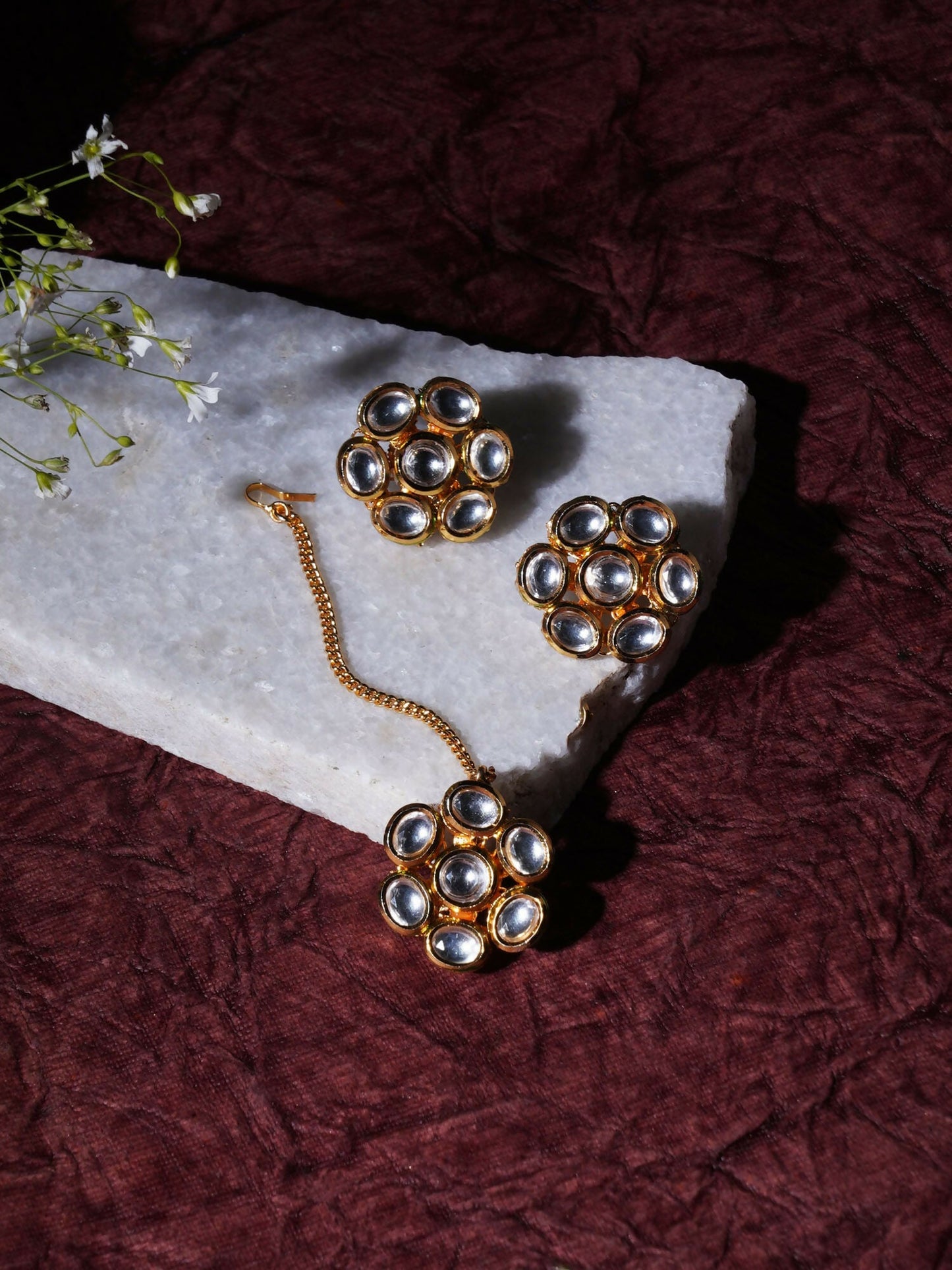 Kundan Round Maang Tikka with Studs Jewellery Set (Gold) - Ruby Raang - Swadesiicart
