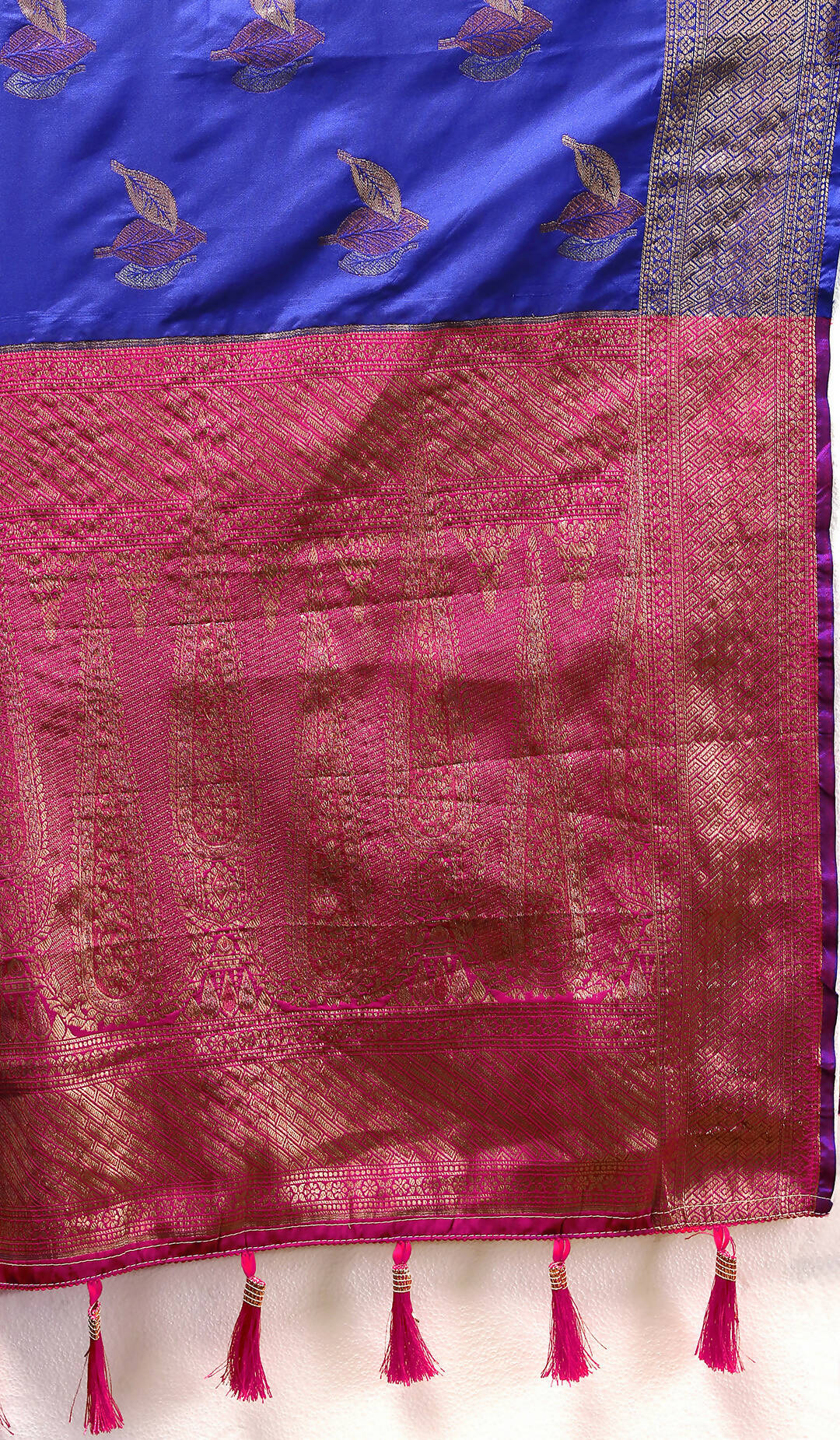 Lorenvalley Fashion Blue Soft Silk Woven Design Zari Weaving Saree - Swadesiicart
