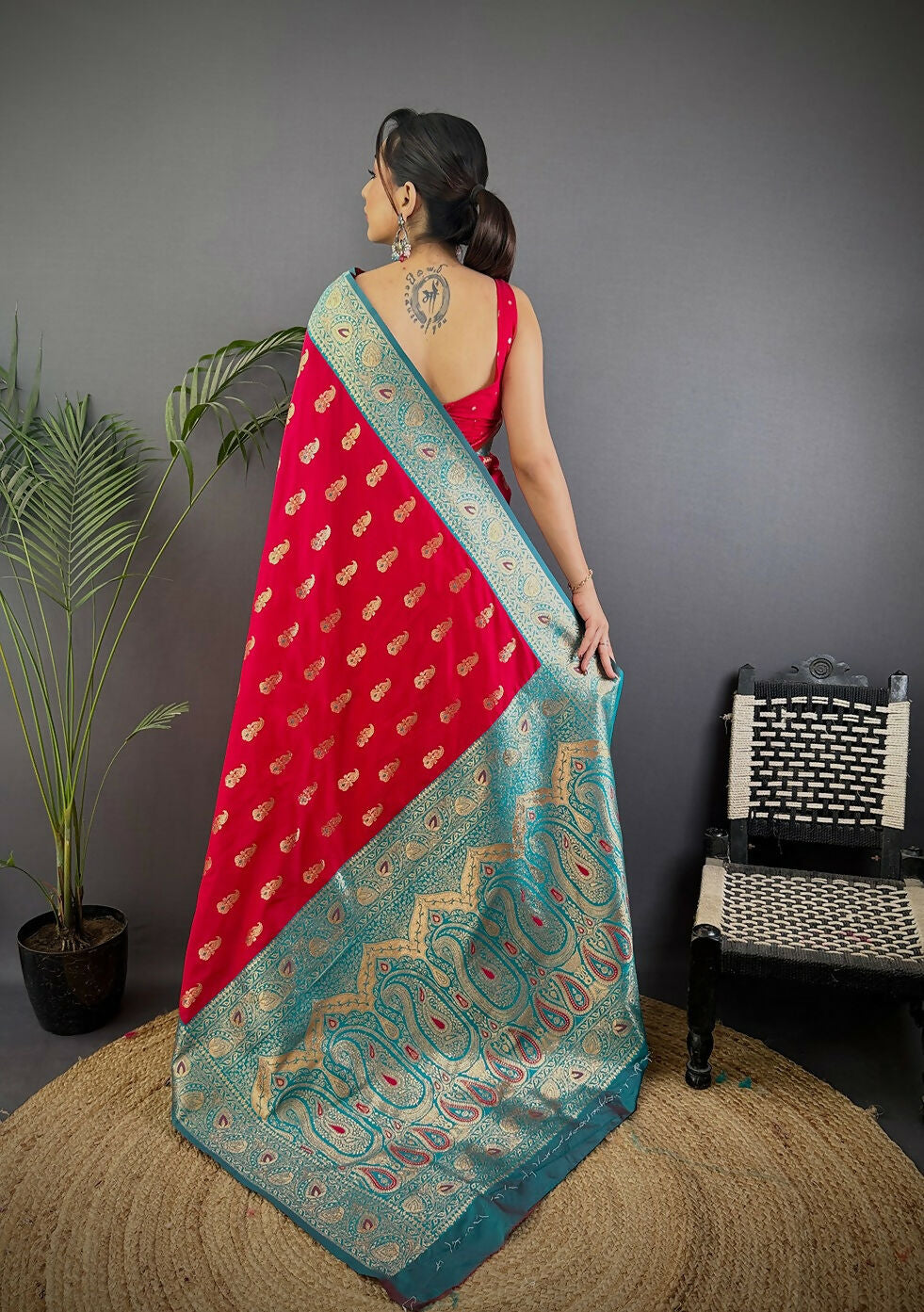 Joban Fashion Banarasi Red Woven Butti Soft Silk Saree | Swadesiicart