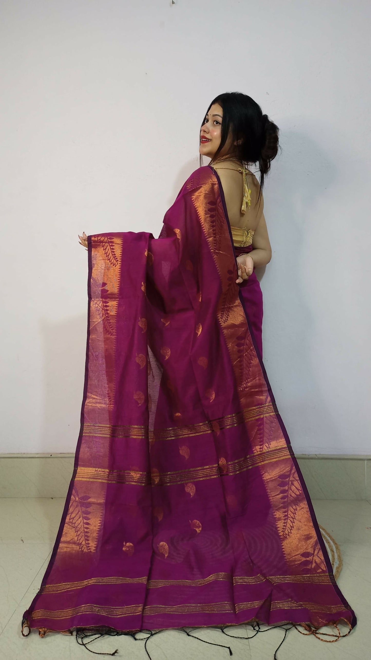 Exclusive Collection Beautiful Magenta Cotton Silk Woven Handloom Saree With Running Blouse Piece - Swadesiicart