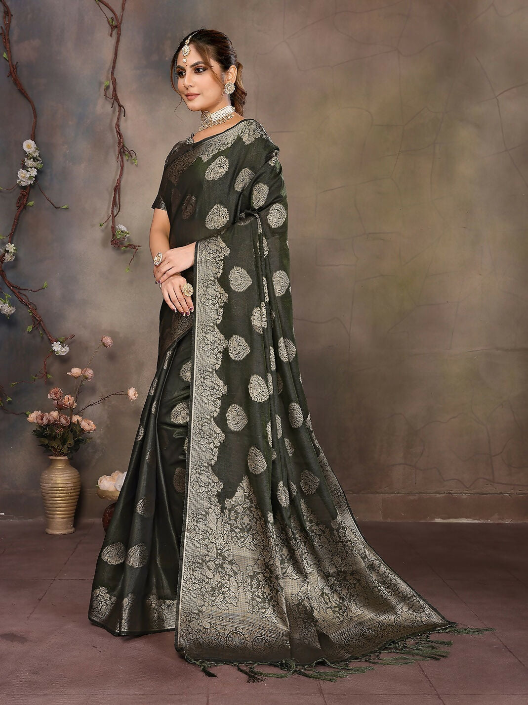 Joban Fashion Dark Green Woven Jacquard Banarasi Silk Sarees | Swadesiicart