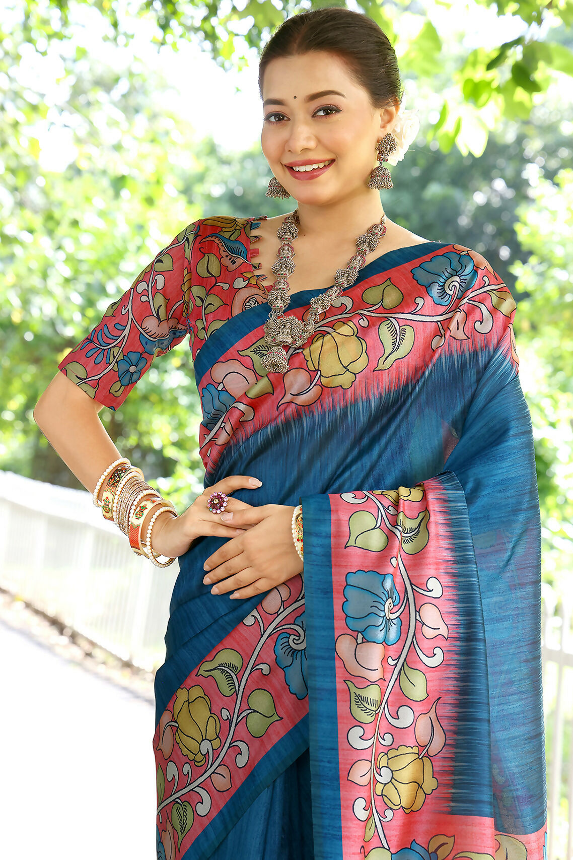 Vishnu Weaves Women's Blue Cotton Silk Woven Saree with Blouse - Swadesiicart