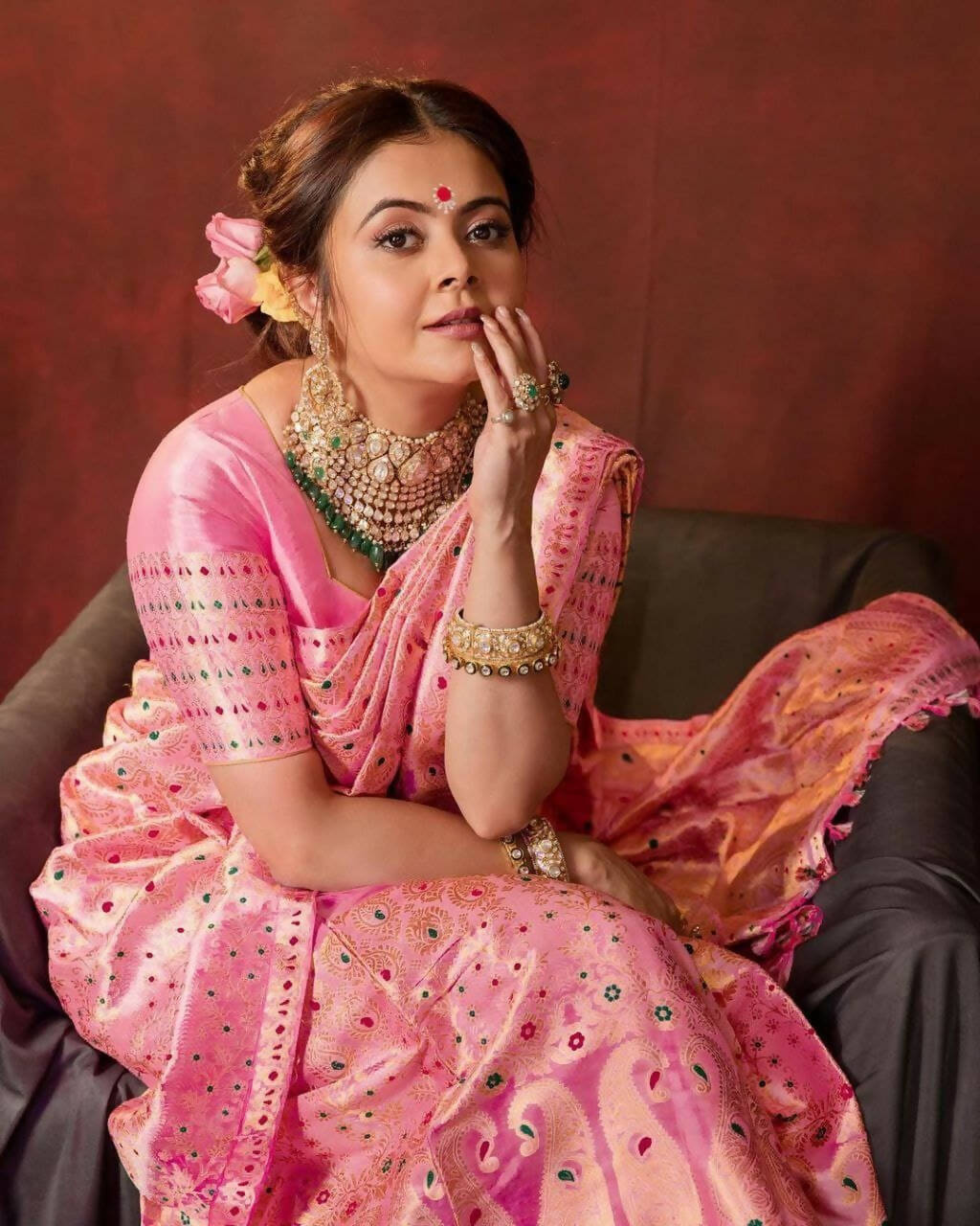 DEIANA'S Beautiful Designer Golden zari Soft Lichi Silk Saree - Peach - Swadesiicart