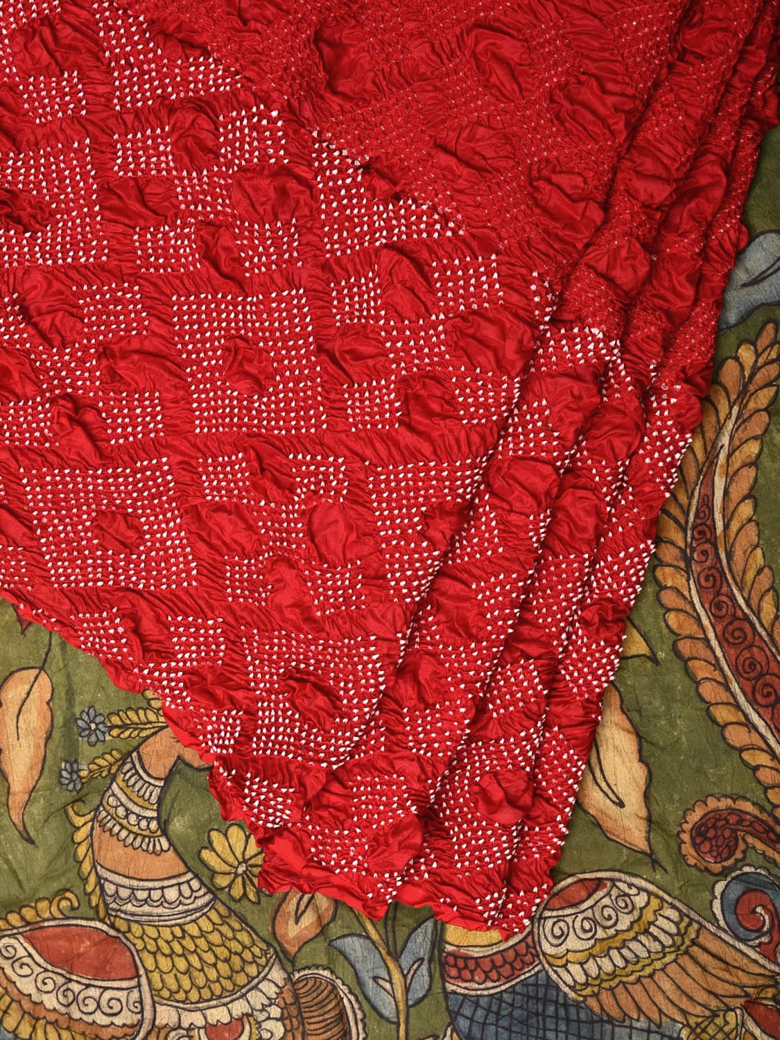 Red and Green Badhani Silk Handloom Saree with Geometrical Body and Kalamkari Pallu and Blouse Design - Global Threads | Swadesiicart