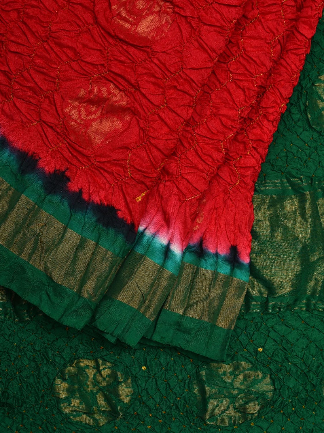 Red and Green Bandhani Uppada Silk Handloom Saree with Nilambari Buta Design - Global Threads | Swadesiicart