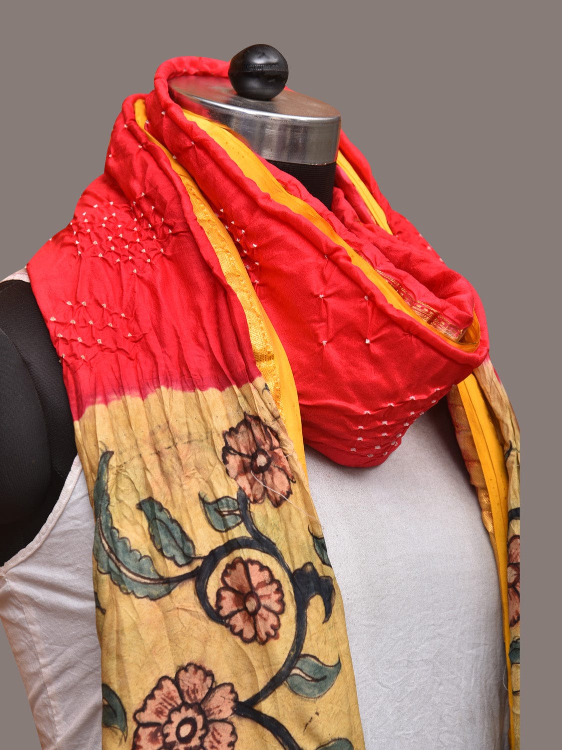 Red and Yellow Bandhani Kanchipuram Silk Handloom Dupatta with Kalamkari Design - Global Threads | Swadesiicart