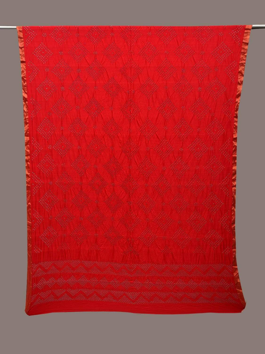 Red Bandhani Silk Handloom Dupatta with Geometric Design - Global Threads | Swadesiicart