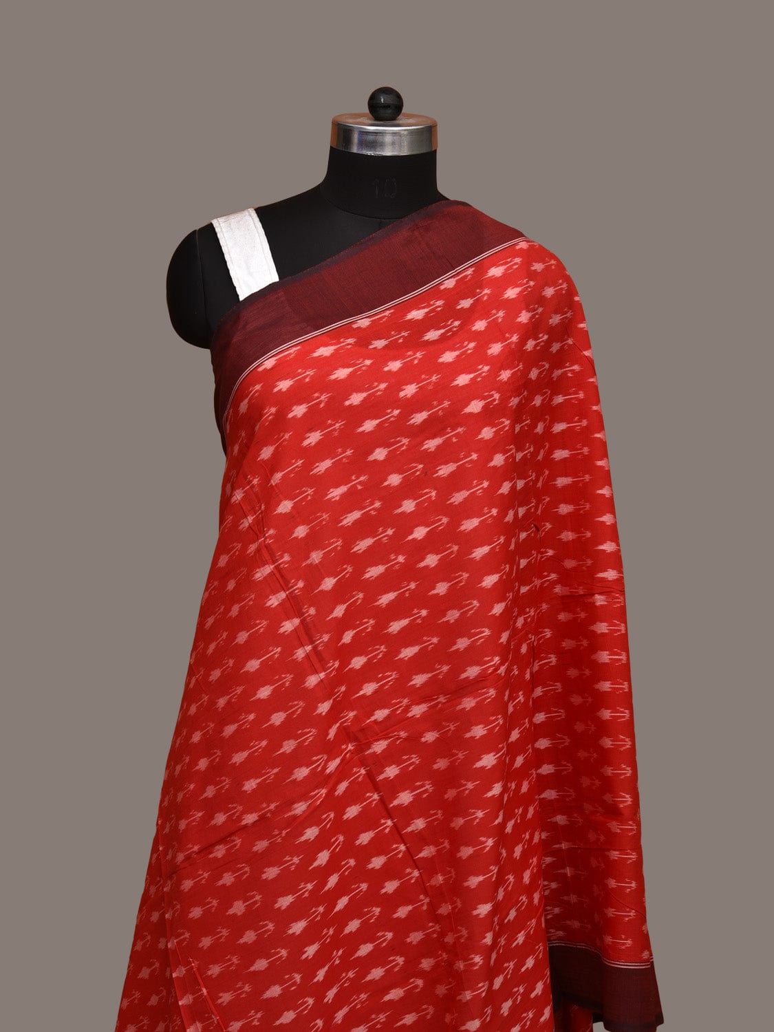 Red Pochampally Ikat Cotton Handloom Dupatta with Arrows Buta - Global Threads | Swadesiicart