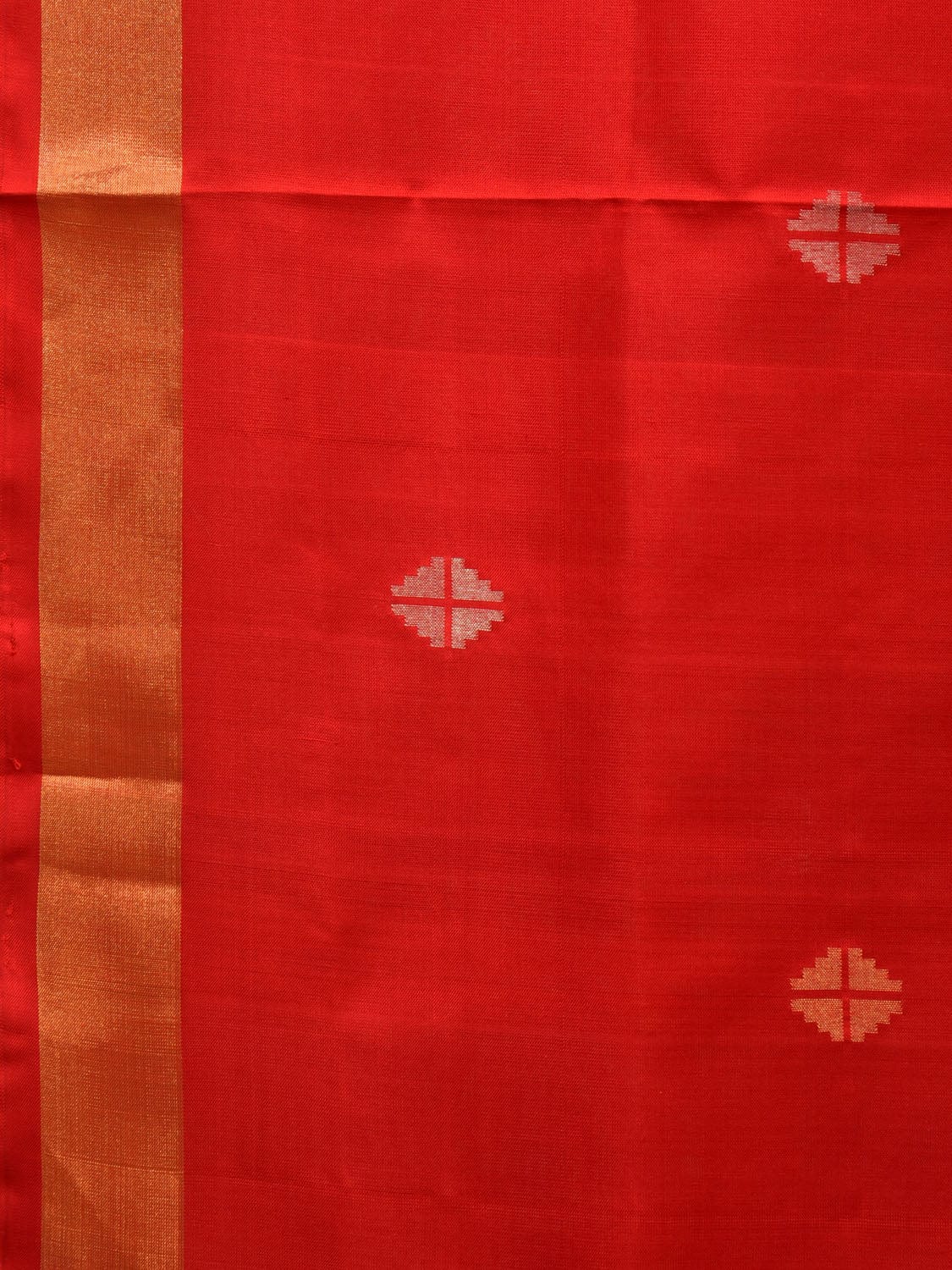 Red Uppada Silk Handloom Saree with Mango Pallu Design - Global Threads | Swadesiicart