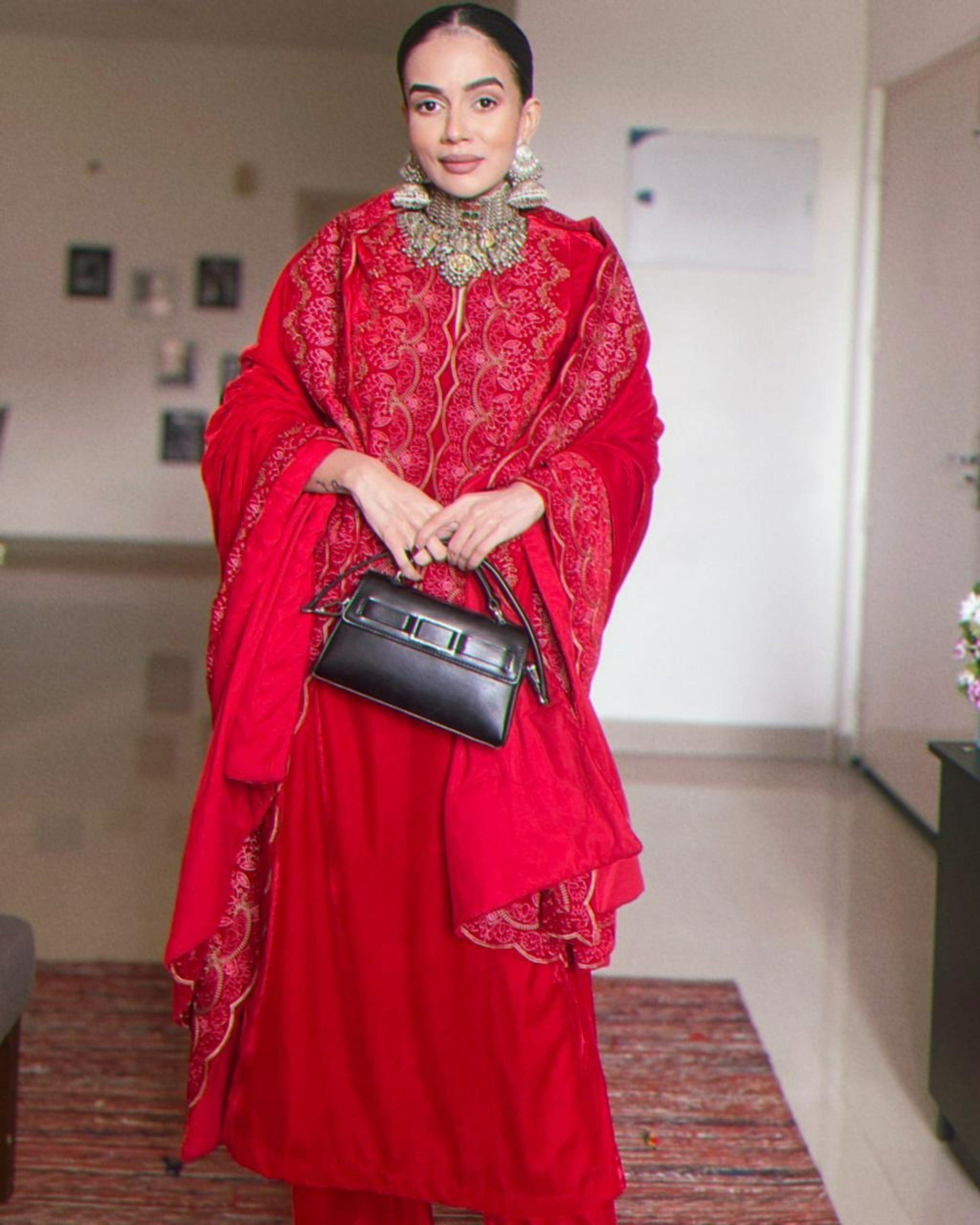 trueBrowns Red Velvet Embroidered Slit Kurta | Swadesiicart