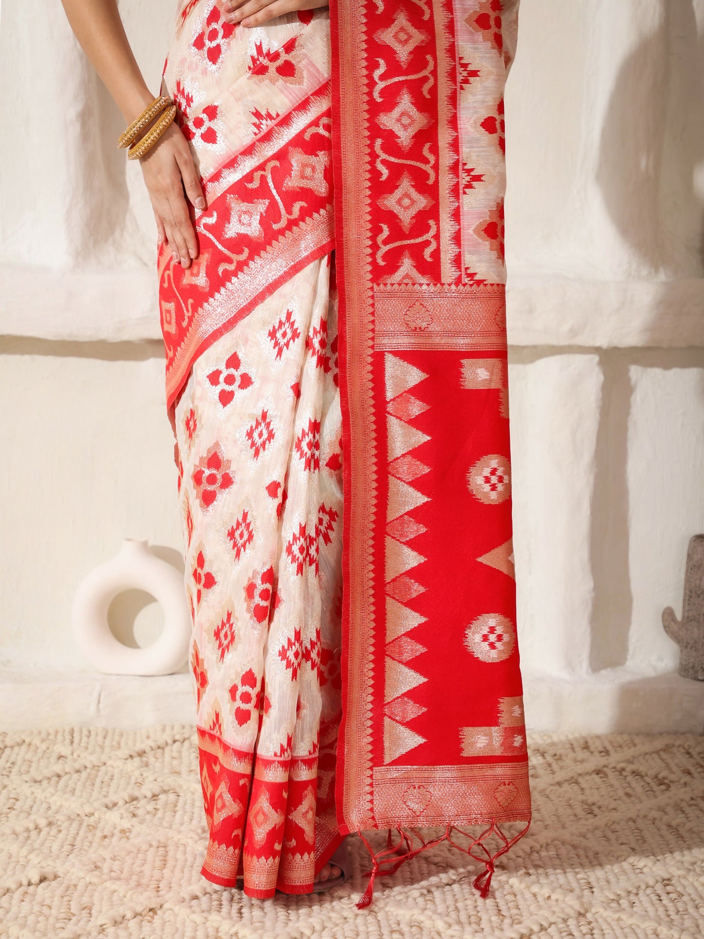 Shree Shyam Fashion Linen Cotton Red & White Saree