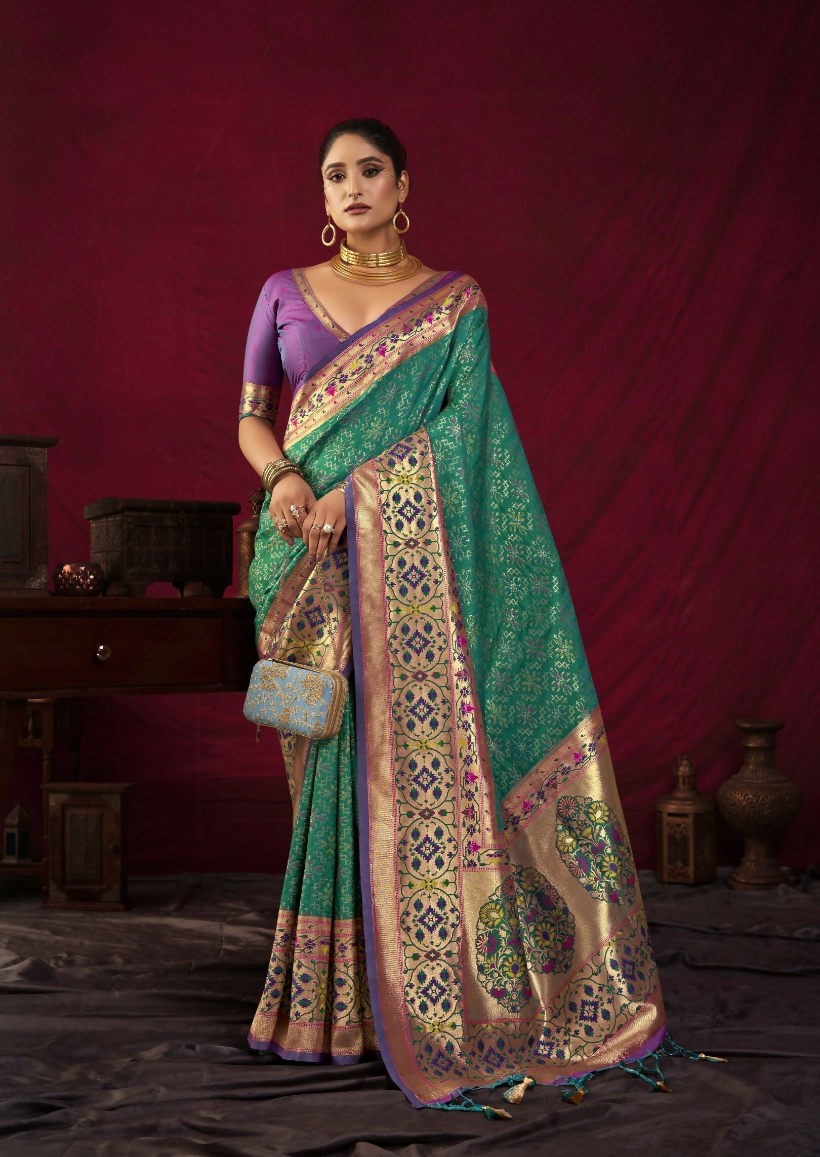 Vishnu Weaves Women's Rama Paithani Silk Saree with Blouse - Swadesiicart