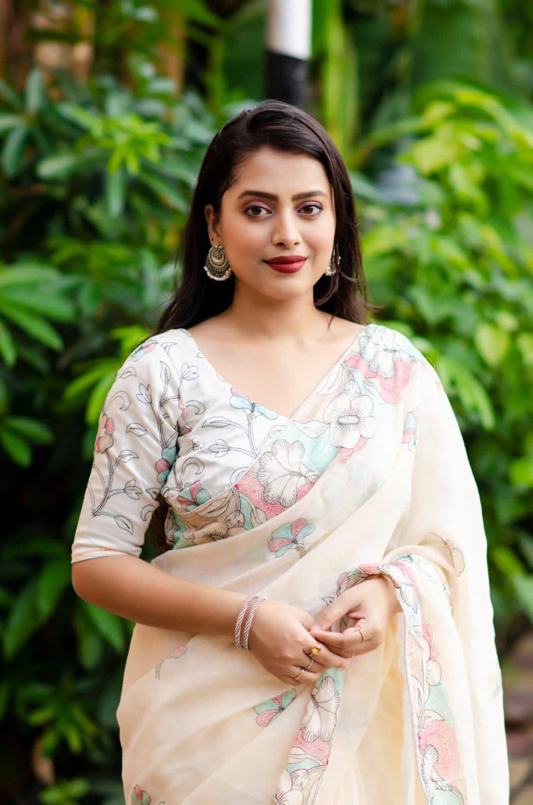 Offwhite Pure Linen Ethnic Motifs Saree with Unstitched Blouse - Hiral Fashion | Swadesiicart